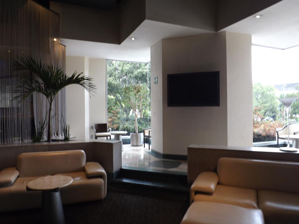 Royal Pedregal Hotel Kota Meksiko Bagian luar foto The interior of the lounge