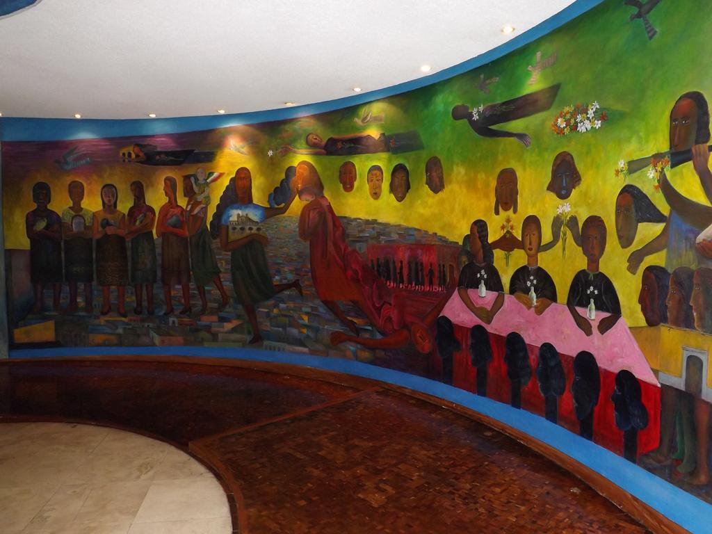 Royal Pedregal Hotel Kota Meksiko Bagian luar foto Mural at the National Museum of Ghana
