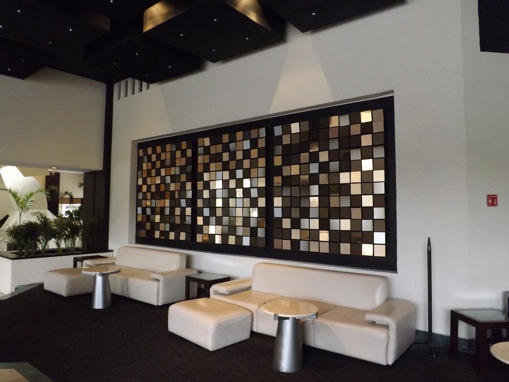 Royal Pedregal Hotel Kota Meksiko Bagian luar foto The interior of the lounge